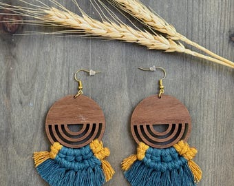 Pendientes de macramé con base de madera/plástico