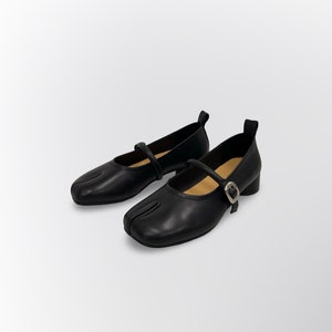 Heeled Mary Jane Tabis