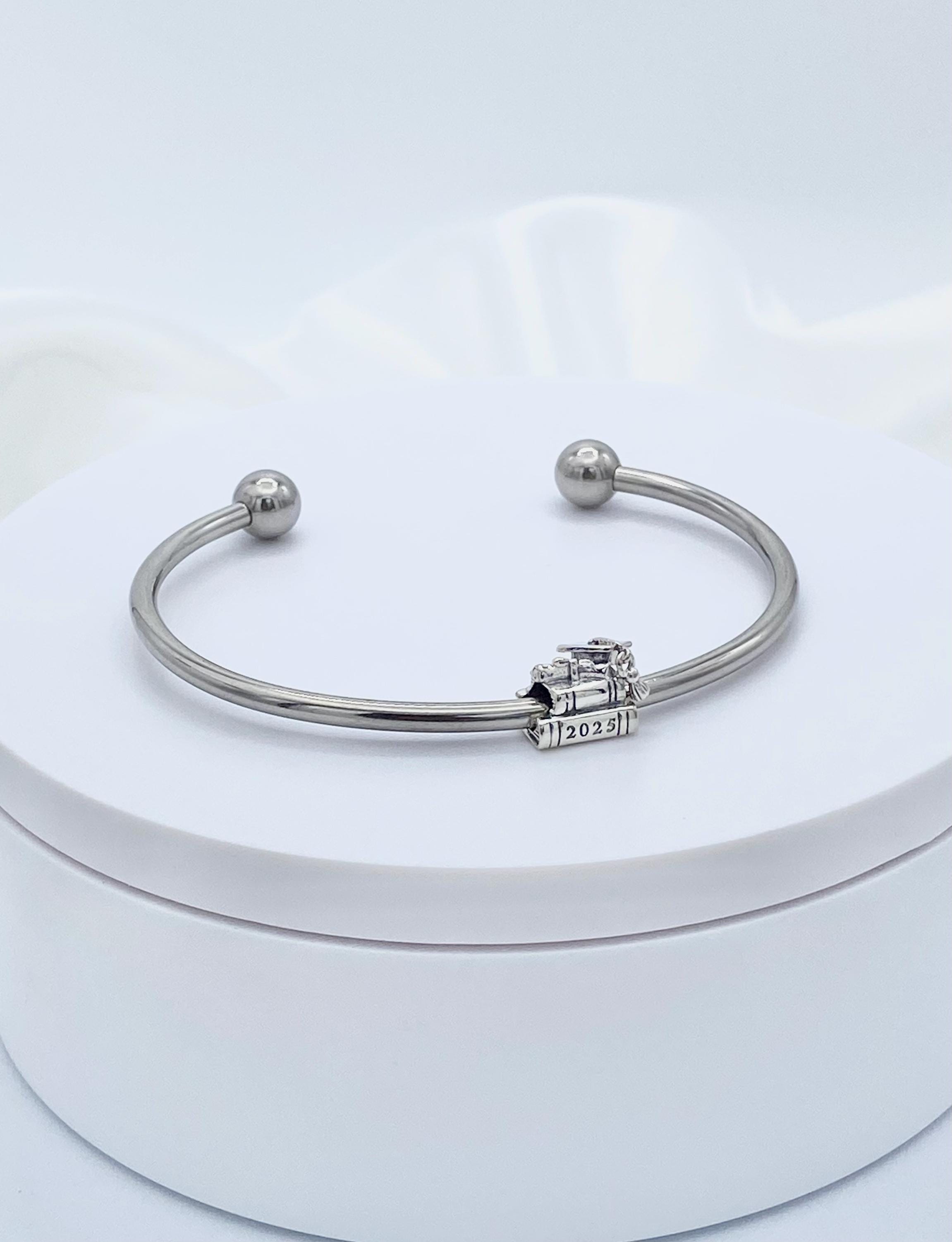スターリングシルバー 2025 卒業記念チャームバングル - Etsy 日本