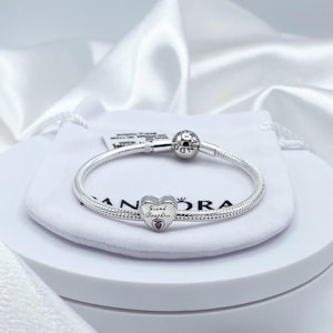 Pandora Moments Slät Ormkedja Charm Armband med Barnbarnshjärta Charm