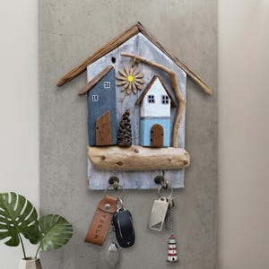 Hand-Painted Driftwood Key Holder: Coastal Village Design