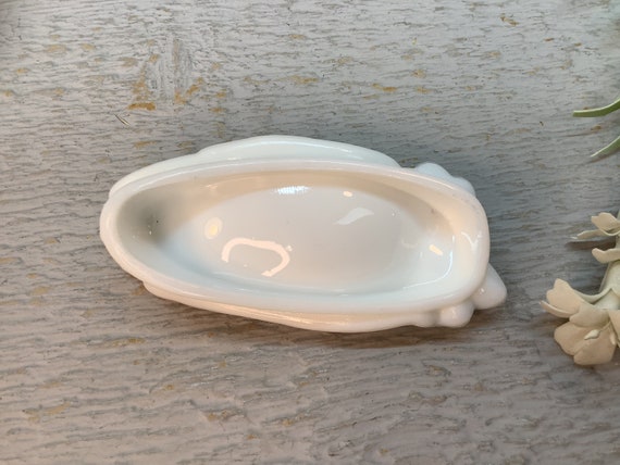 Vintage White Milk Glass Hand Dish/ Small Decorat… - image 6