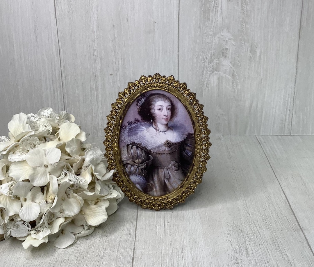 Vintage Gold Tone Metal Oval Picture Frame/ Small Ornate Filigree ...
