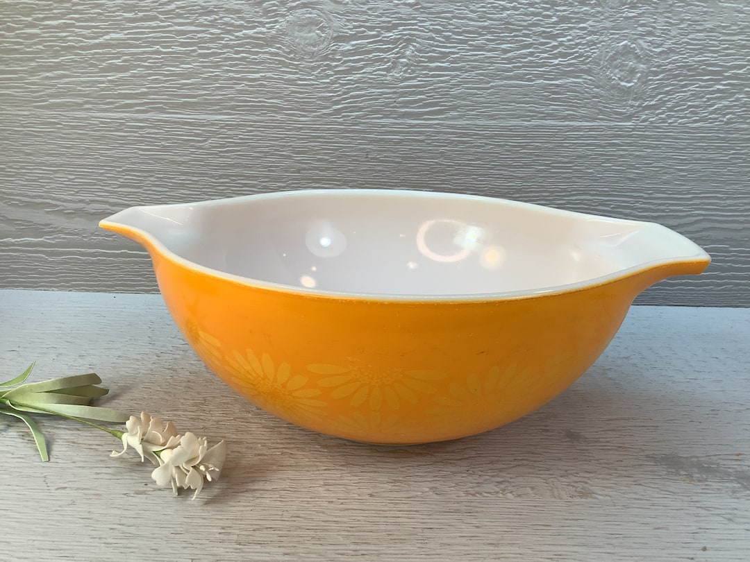 Vintage Pyrex Orange Sunflower Daisy Cinderella Bowl/ Orange & Etsy