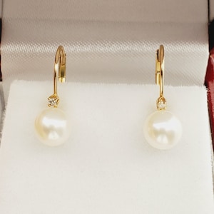 14K Gold Leverback Pearl Earrings with Diamond Accent - Elegant Fine Jewelry