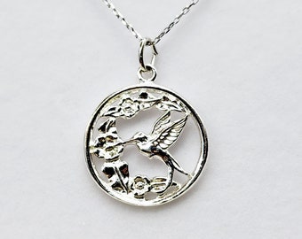 Collana con ciondolo a forma di uccello e fiore in argento sterling, delicato gioiello a forma di uccello