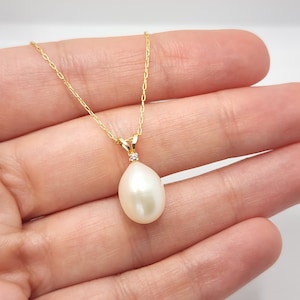 Gold Pearl Pendant Necklace, 14K Yellow Gold Fresh Water Pearl and Diamond Pendant, June Birthstone, Necklace for Wedding, Pendant For Her