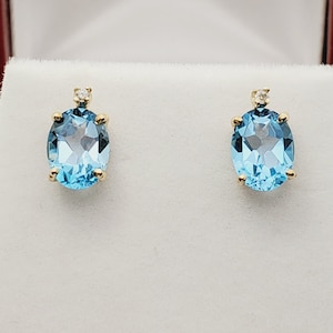 Gold Blautopas Ohrstecker, 10K Gelbgold Natürliche Blautopas 8 x 6 mm mit Diamanten Ohrringe, Ohrringe für Frauen, Geschenk für sie