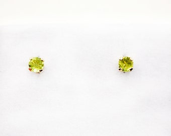 14K Gold Peridot Stud Earrings: August Birthstone, 3x3mm