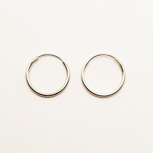 Créoles en or, Créoles en or blanc 10 carats de 10 mm, Boucles d'oreilles pour elle, Boucles d'oreilles cercle, Petites créoles, Cadeau pour elle