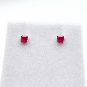 Gold Rubin Ohrstecker, 14K Weißgold Rubin 3 x 3 mm, Kleine Ohrstecker, Juli Birthstone Schmuck, Minimalist Gold Ohrringe