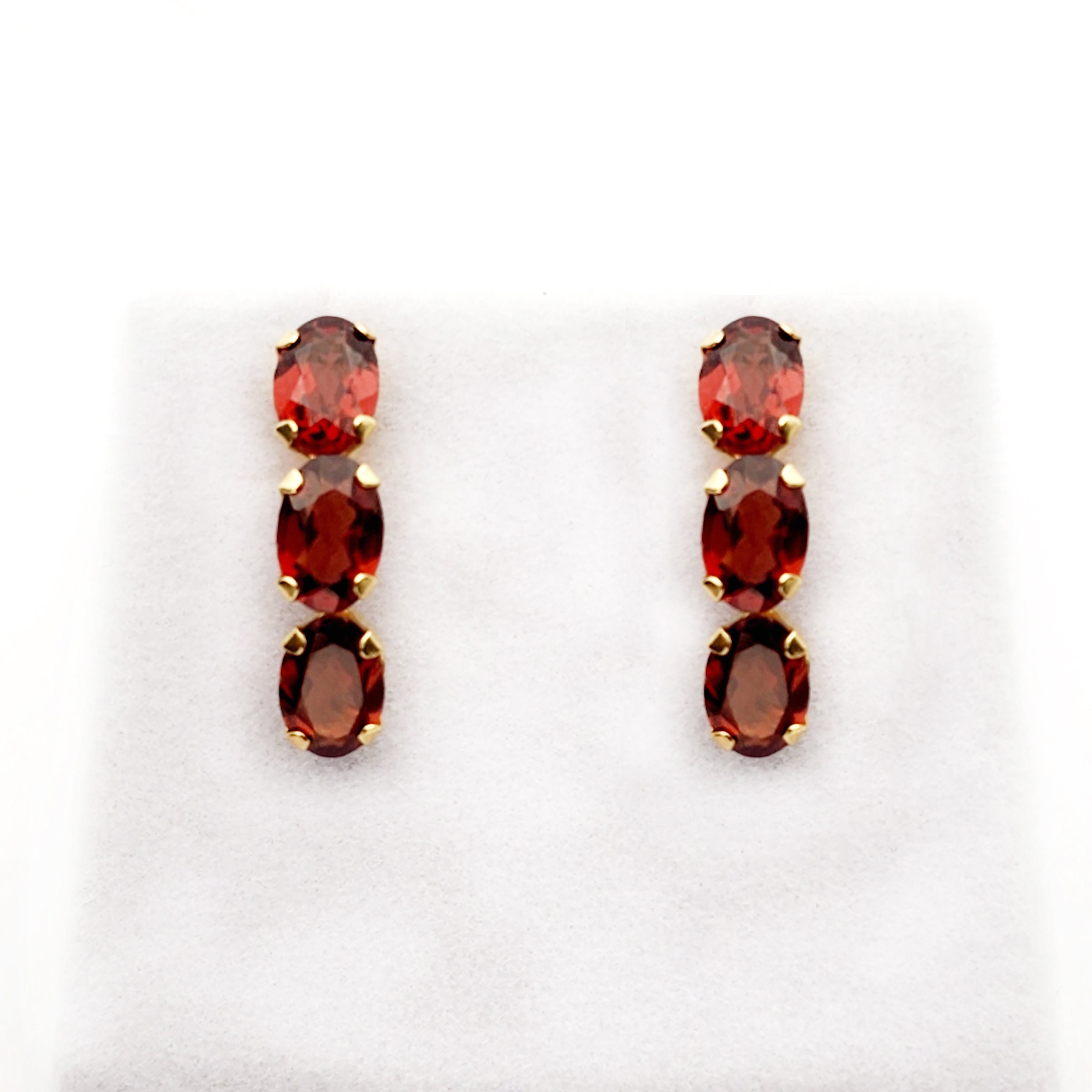 High Quality Jewelry In 925 Sterling Silver Real Garnet Gemstone Oval Shape Stud  Earrings At Wholesale Price | Garnet gemstone, Garnet, 925 sterling silver