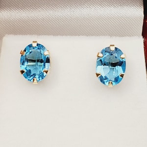 Blautopas Ohrringe | 10K Gelbgold Blautopas 9 x 7 mm Ohrstecker