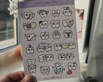 Könnte beinhalten: Eine Bogen mit Aufklebern mit niedlichen Cartoon-Zähnen mit verschiedenen Ausdrücken und Accessoires. Die Aufkleber sind auf einem hellvioletten Hintergrund mit dem Text "Toof toof toof" oben. Die Aufkleber wurden von @vitaminxi entworfen.