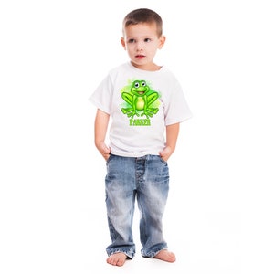 Personligt grodnamn, anpassat grodnamn, grodfödelsedagsfest, hoppande groda-t-shirt, digital bild av grodpojke, fluorescerande grön groda PNG bild 3