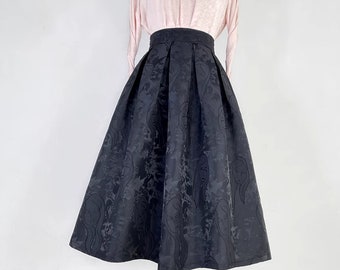 Retro black Hepburn umbrella skirt,Figure embroidered high-waisted skirt,Autumn and winter swing skirts,Slim pocket skirt, Custom skirts.