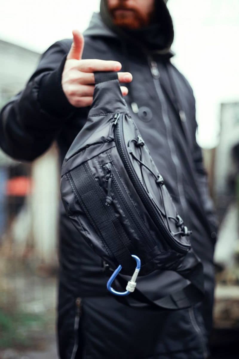 Sacra sling bag top