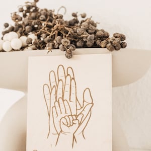 Holzkarte Familienhände | Familienschild | personalisiertes Familien Geschenk |