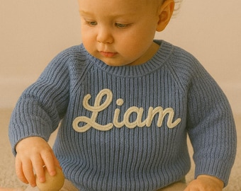 Personlig handbroderad tröja med namn på bebisen: Anpassad stickad tröja för nyfödda och småbarn, babyshowerpresent
