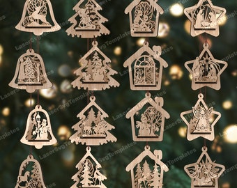 Könnte beinhalten: Set mit 12 lasergeschnittenen Weihnachtsbaumschmuck aus Holz mit verschiedenen Designs, darunter Glocken, Häuser, Bäume und Sterne. Der Schmuck ist alle in natürlicher Holzfarbe gehalten und hat komplizierte Details.