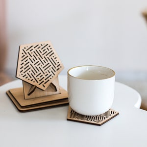 Lasergesneden onderzetters set met houder svg sjabloon Glowforge onderzetters set van 4 cnc vector onderzetters set laserbestand graveren dxf gesneden plan patroon