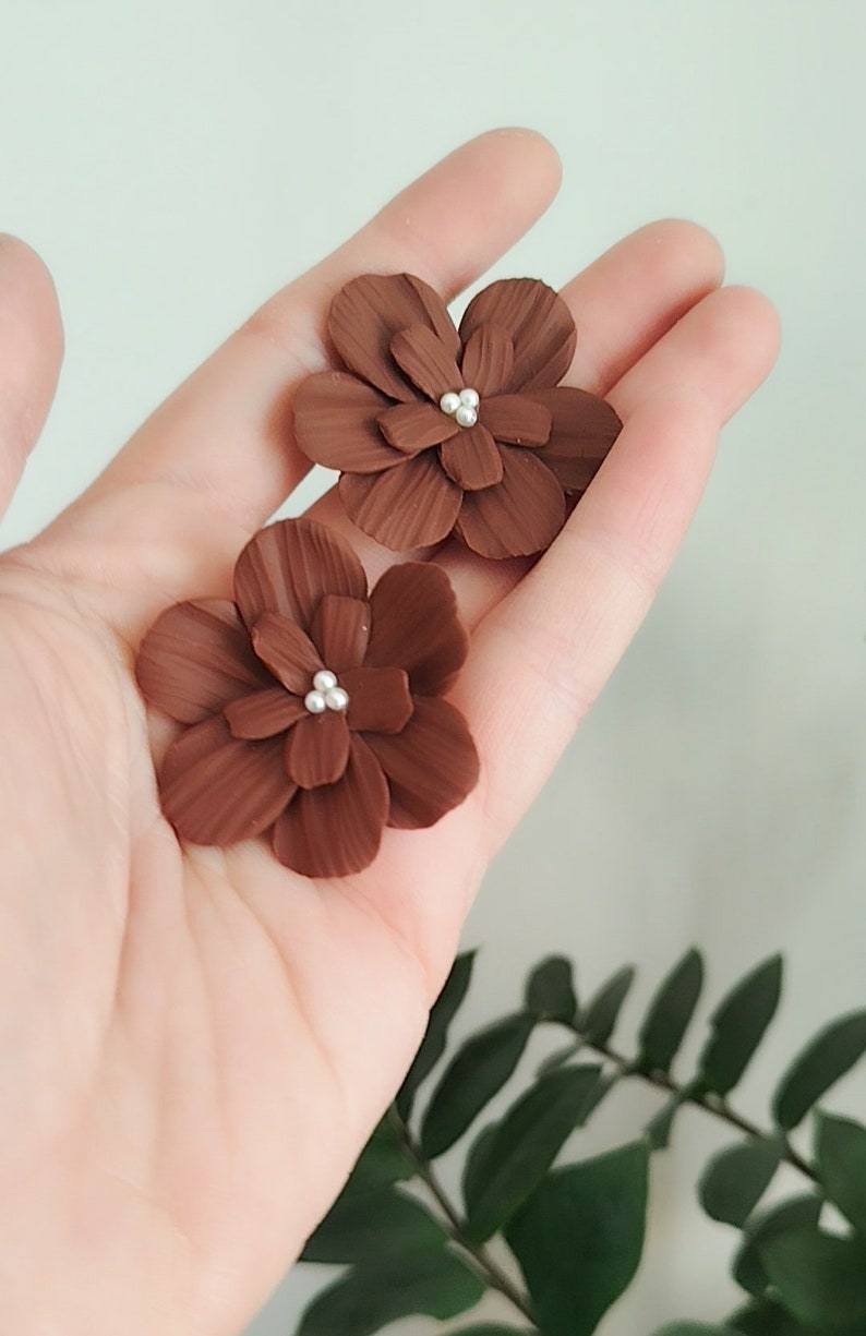 Boucles d'oreilles fleurs Hortense faites main chocolat