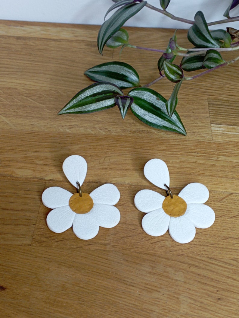 Handmade daisy earrings image 1