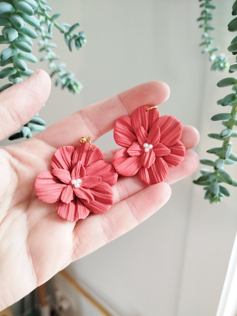 Boucles d'oreilles fleurs Hortense faites main framboise