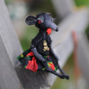 TINY Black Girl rat. Мягкая кукла-мышь от RatBerry. Игрушка-компаньон Blythe и BJD. Миниатюрная позирующая кукла-мышь