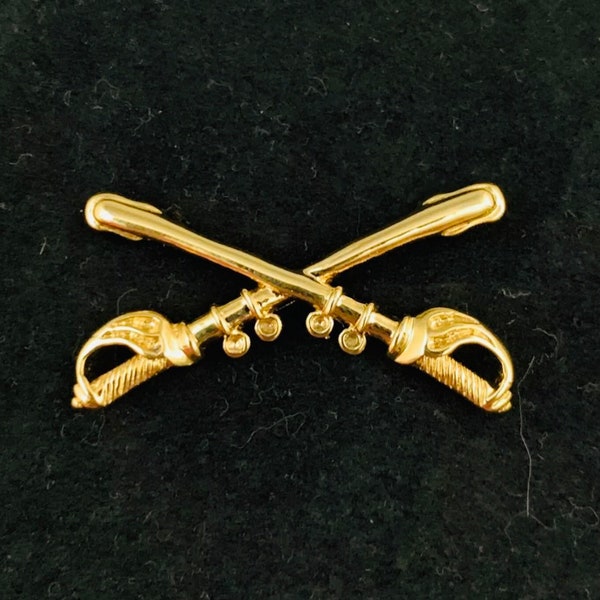 US Army Gold Cavalry Crossed Sabers, Military Hat Lapel Pin, Medium 1-1/2"