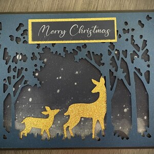 Carte de Noël faite main, carte de Noël en 3 dimensions, scène d'hiver, carte de Noël scintillante, carte de cerf en bleu