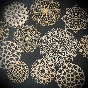 25 napperons en papier kraft parfaits pour la fabrication de pochoirs et de cartes