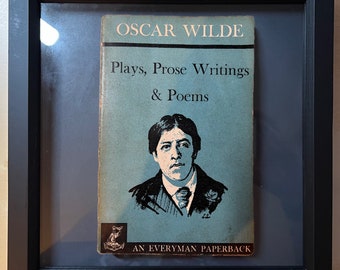 Schwebender Vintage-Bucheinband mit Schattenrahmen, einzigartiges modernes Kunstgeschenk – Oscar Wilde