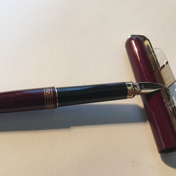 Elysee "Laque Antique" fountain pen, pen M in gold, Bordeaux, inspiration from Versace, 80s, as good as new!!