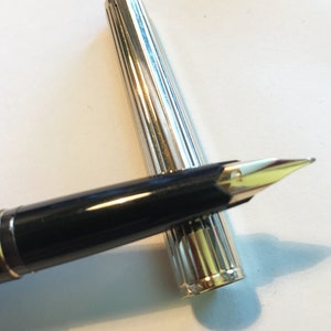 Montblanc Classic No.227 piston filler black/gold, 585 spring, thread guilloche, 1970, As good as new!