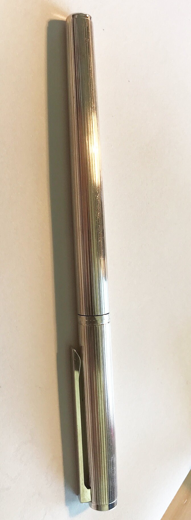 ダンヒル万年筆 14K ゴールドペン先 B、シルバー、希少展示品 1990年