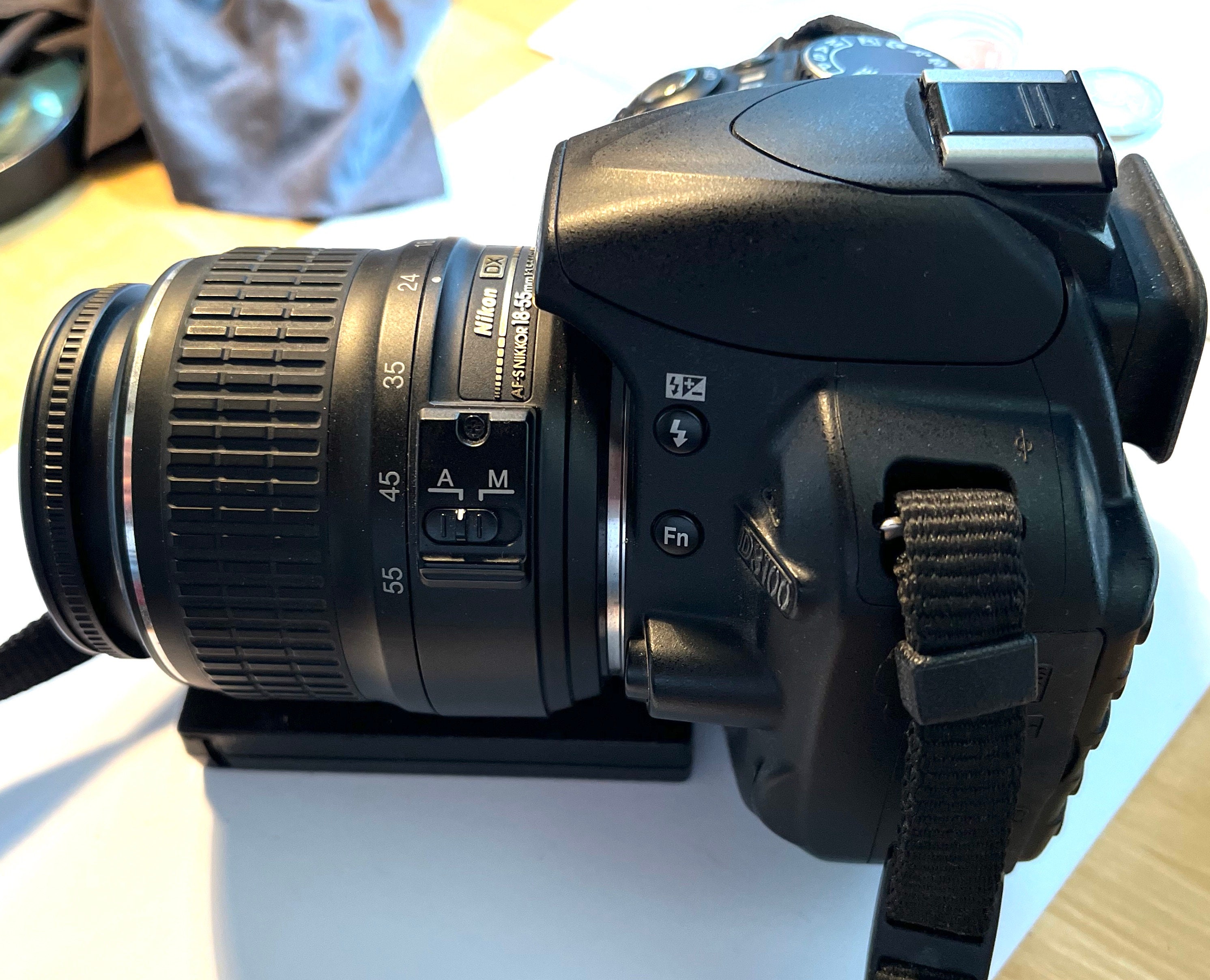 Appareil Photo Reflex Numérique Nikon D3100 14.2MP Rouge Avec Objectif - Occasion - Fonctions Vidéo HD