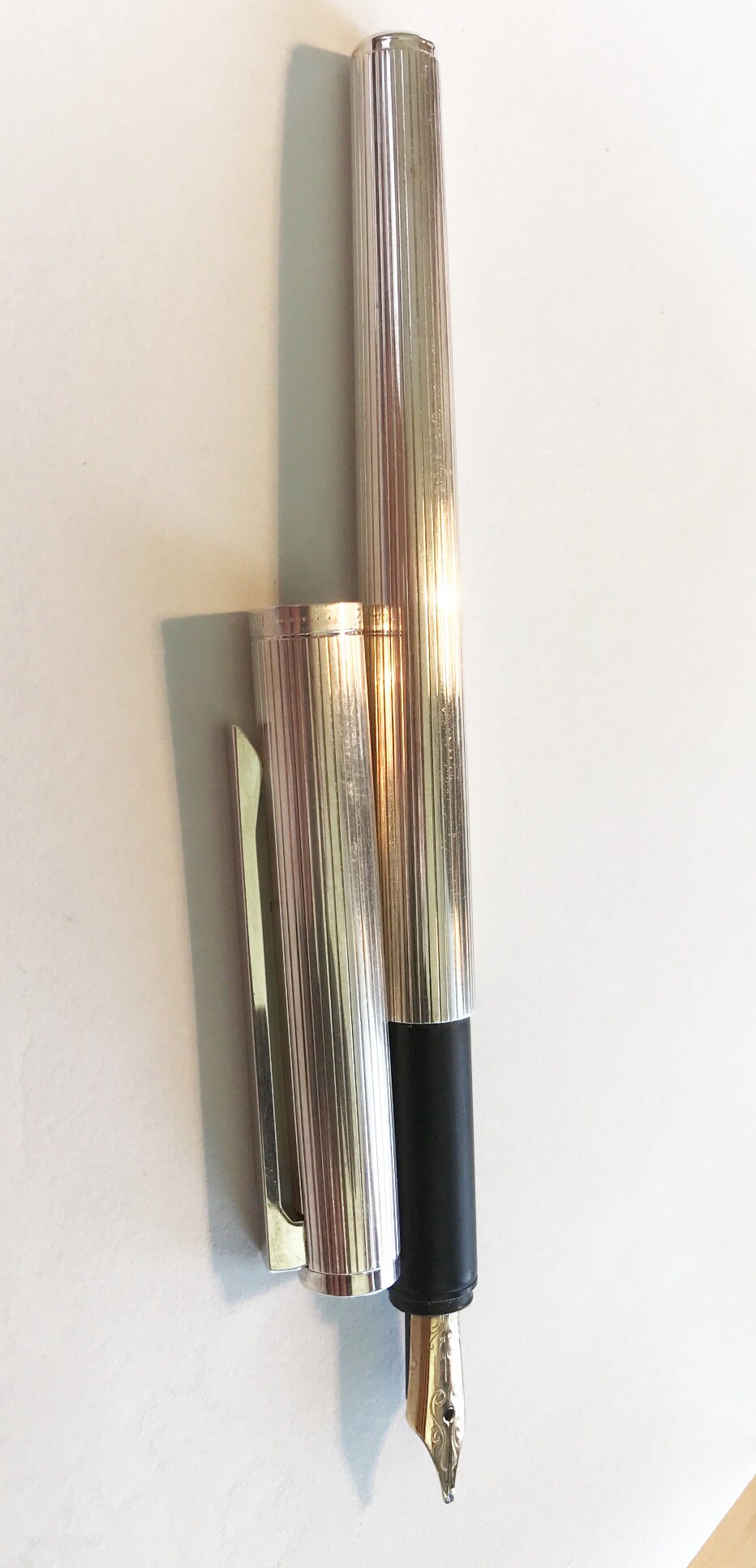 ダンヒル万年筆 14K ゴールドペン先 B、シルバー、希少展示品 1990年