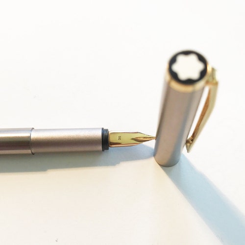 Dunhill Fountain Pen 14K Gold Nib B, Silver, Rare Exhibition
