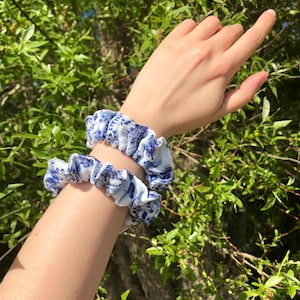 Handmade Scrunchie | Umweltfreundlicher Spiralhaargummi | Recycelter Kunststoff Elastisch | Doppelte Gaze Baumwolle Scrunchy | Nachhaltiges Accessoire