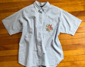 Chemisier boutonné avec poche brodée Just Blass