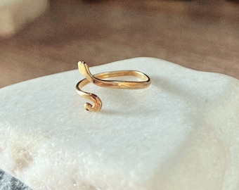 Snake Ring / Gold Plated 18K / Silver 925 / Handmade by meanderart / One Size / Adjustable / Minimalistic Design