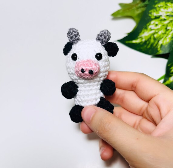 Mini Small Cow Calf Bull Crochet Plushie Gift White Brown Small Cute  Keychain Add on Cow Crochet Amigurumi Toy Customizable Pet Kawaii Chibi 