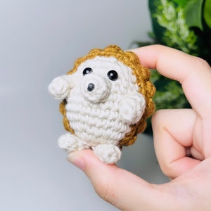 Gehaakte mini baby egel stekelvarken schattig huisdier amirgurumi chibi kawaii chibi pluche plushie sleutelhanger