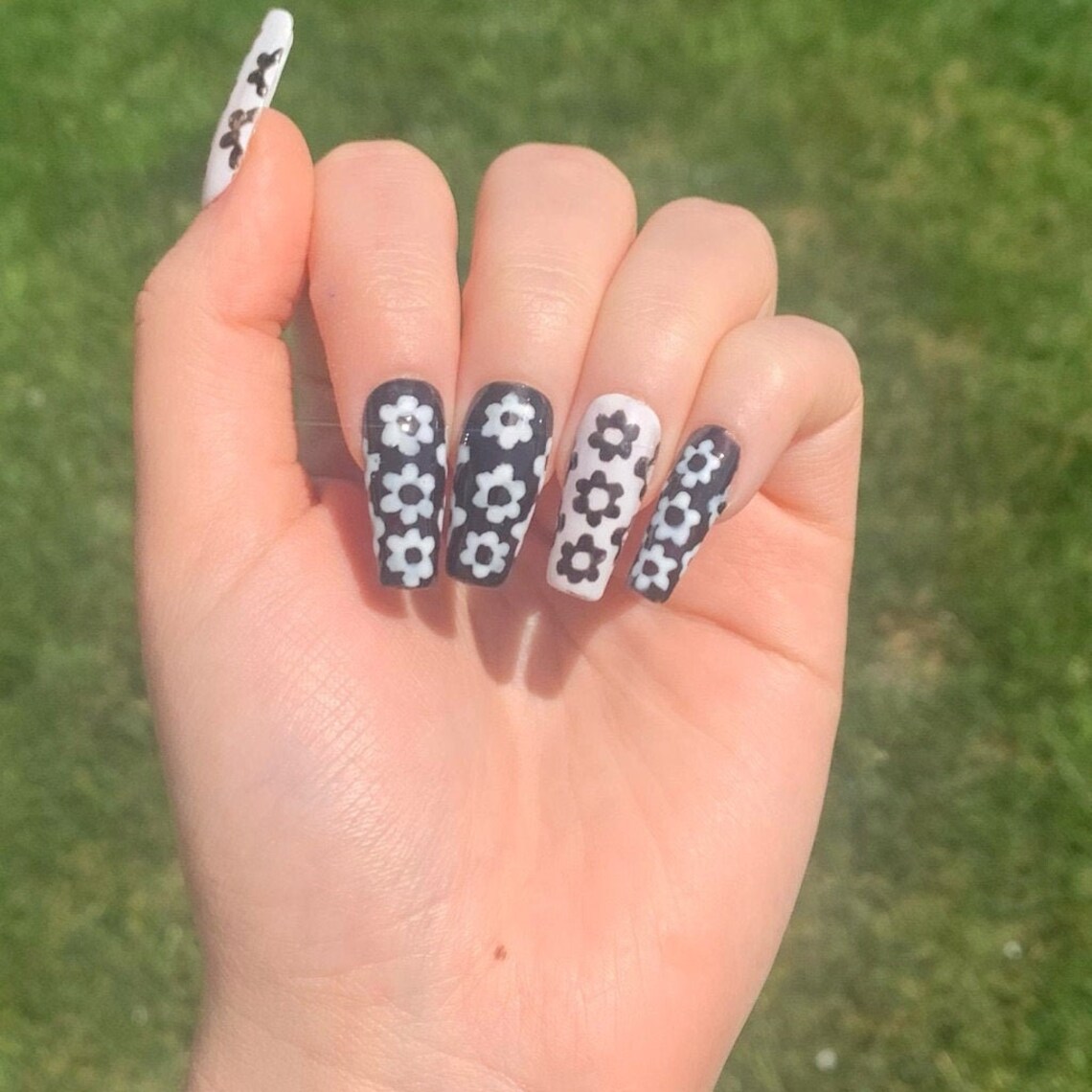 Kitschy Tiles Cute Flower Y2K Black and White Press on Nails Etsy UK