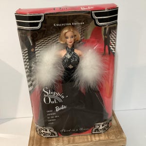Steppin' Out Barbie - Etsy