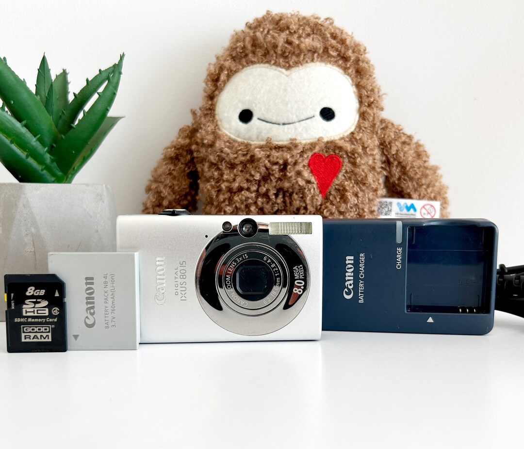 Canon Digital IXUS 80 IS / Powershot Digital 80 IS 8.0MP Digital Camera