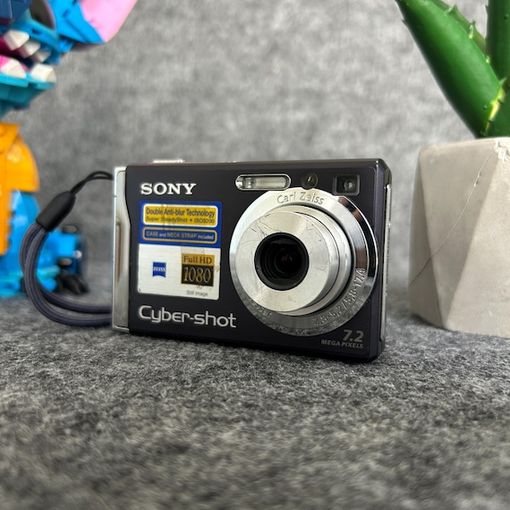 Purple Sony Cybershot DSC-W85 7.2MP Digital Camera With Battery