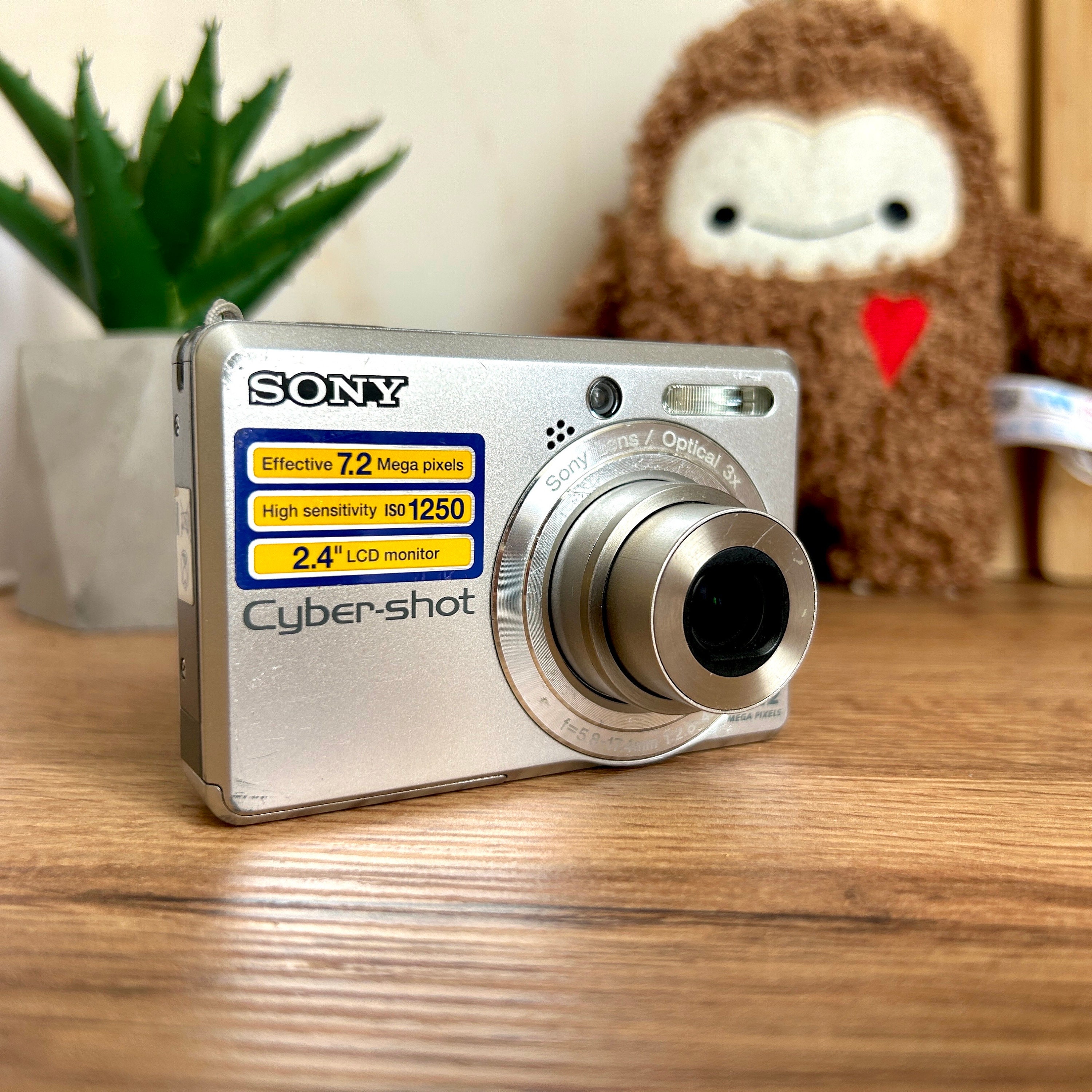 Sony Cyber-shot DSC-S730 Digital Camera Tested & Working! + 2GB