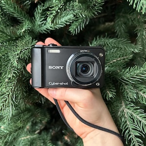 Fotocamera digitale nera Sony Cybershot DSC-H70 da 16,1 MP testata e funzionante!